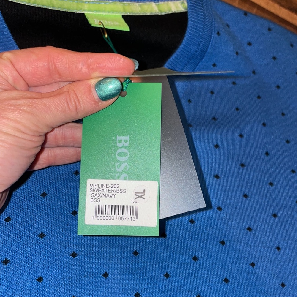 HUGO BOSS Mens Brand new w/ tags xl lightweight sweater.